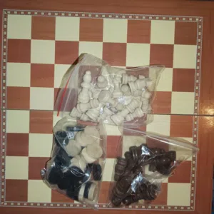 بورد صندوق طاولة شطرنج و نرد و زهر  خشب