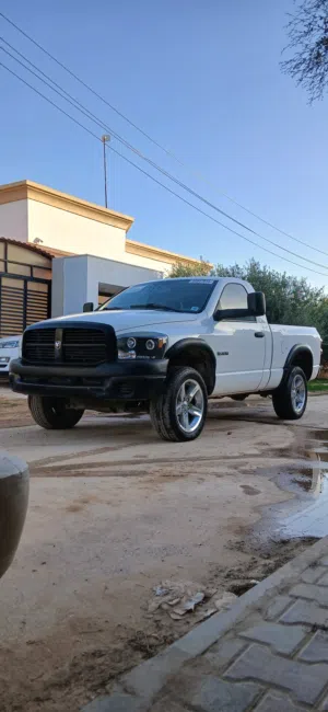 دودج رام V8 4.7 2008