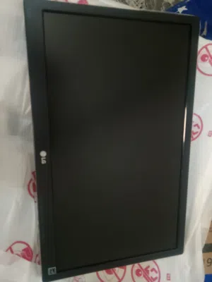 شاشة LG 19 جديدة بالكرتونة LED