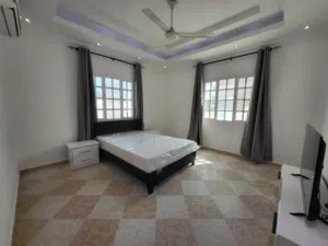 "غرف راقية في سكن للموظفات العمانيات بالخوض"