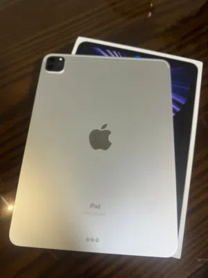 "للبيع iPad Pro 11-inch الجيل الثالث"