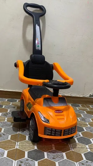 Baby riding car