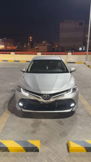 للبيع تويوتا كامري موديل 2019