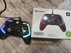يد اكس بوكس من شركةGameSir Kaleid