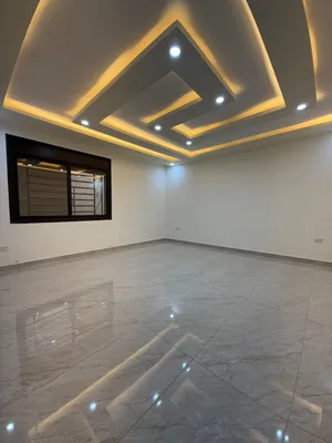 184 m2 3 Bedrooms Apartments for Sale in Amman Al Muqabalain