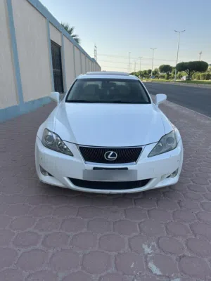 للبيع لكزسIS 300 صبغ الوكاله