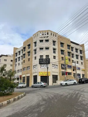 موقع سوبرماركت فارغ (سوق تجاري ) للايجار مساحة 360m2 + سدة 110m2 ضاحية الرشيد خلف الجامعة الأردنية