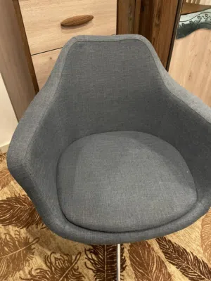 كنب مميز جدا بحالة جيدة جدا شبه جديد موجود عدد 2من كل موديل سعر الواحدة 50دينار