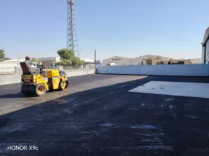 تزفيت ساحات ومدارس مصانع شاليهات وعزل الاسطح