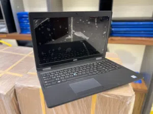 Dell Latitude 5580   النضافة99٪ المعالج:Intel Core i7 الجيل السابع فئةHQ  الرام:8GB DDR4 هارد 256ssd