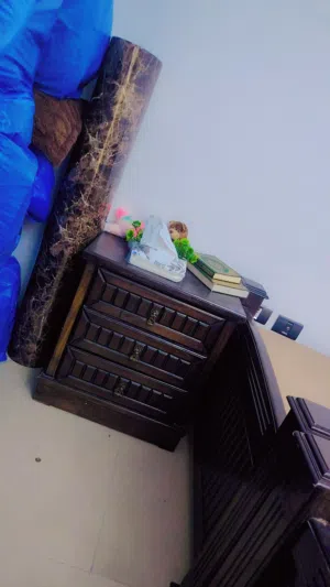 غرفة نوم خشب لاتيه