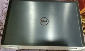 سلام عليكم لابتوب للبيع  Dell  5iالجيل الثاني رام 4 يحتاج بطارية فقط