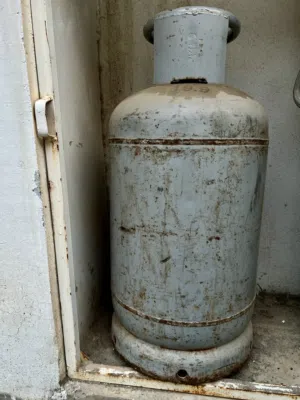 GAS (غاز ) CYLINDER FOR URGENT SALE!!