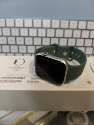 Apple watch 4 44 Mm بحالة الوكاااله