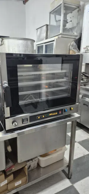 Buying and selling equipment for restaurants, cafes, bakeries and equipment