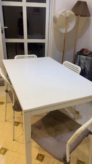 طاولة طعام 4 أشخاص من ايكيا