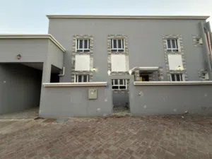 300 m2 3 Bedrooms Villa for Rent in Muscat Al-Hail