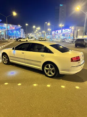 للبيع أودي A8 لارج 6سلندر م2010 مواصفات خاصه العداد 190 ألف  السعر 1650 دك.