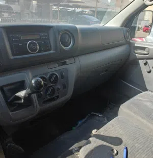 Nissan Urvan 2015 (High Roof ) Box Van Cargo Bus للبيع نيسان أورفان 2015 - سقف عالي - ممش