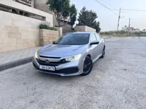 للبيع موديل Honda civic 2020 لون سلفر مميز