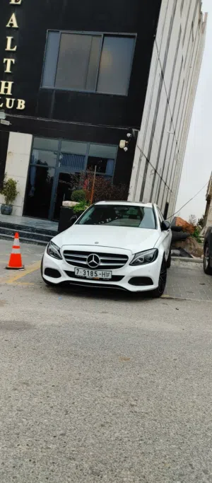Mercedes-Benz C200 2017 AMG Line + بسعر حرررق