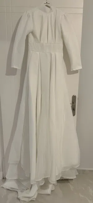 فستان زفاف جديد