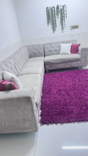 ديوان كويتي متكون من زاويه وخمس قطع حجمه سته متر