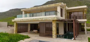 4 Bedrooms Chalet for Rent in Dhofar Salala
