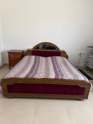 QUEEN SIZE BED WITH BOX STORAGE + SIDE TABLE – FOR SALE