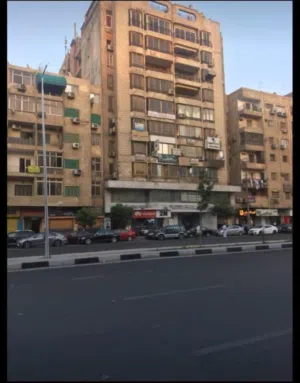 شقه 130م ادارى الترا سوبر لوكس بأفضل موقع ادارى و تجارع بمصر الجديده بشارع النزهه الرءيسى