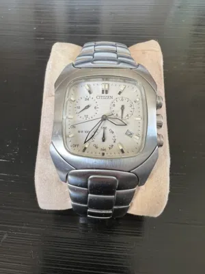 ساعات للبيع