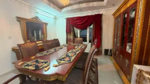 طاولة طعام فخمة للبيع