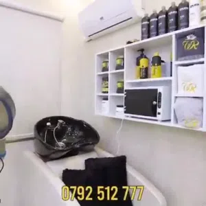 صالون سيدات للبيع في اجمل مناطق طبربور على الشارع الرئيسي