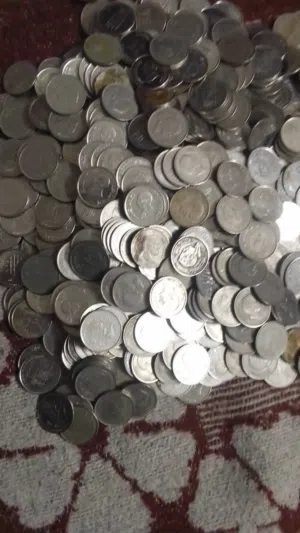 قرشان ونصف ثلاث اصدارات مختلفه وقروش