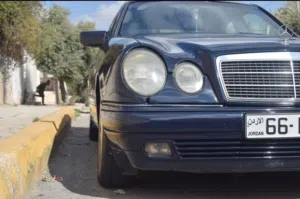 مرسيدس قرش ونص للبيع بحاله ممتازه