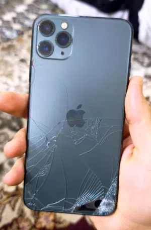 Apple iPhone 11 Pro Max 256 GB in Basra