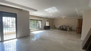 شقة فاخرة للبيع في الكرسي