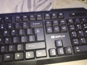 ماوس وكيبورد  مستعمل ولكنه قليل جدا
