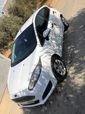 فورد-فييستا-موديل-2014-تومتيك-للبيع