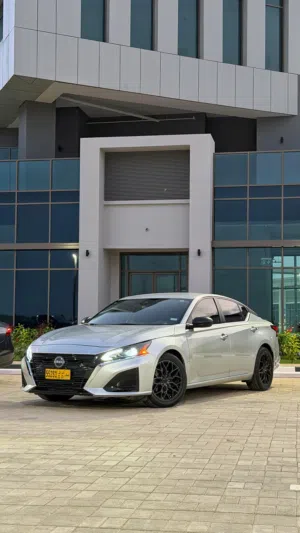 Used Nissan Altima in Dhofar