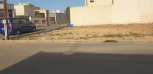 ارض سكنيه واجهتين يمكن تقسيمها.. مقسم قطران خلف الدبلوماسي مول .. للبيع.. اقرأ الإعلان اكويس