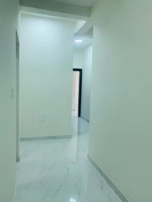 شقق للايجار  ومحلات قريب العريمي بوليفارد و معرض ومكتب للايجار في المعبيلة الجنوبية  بموقع مميز جدا