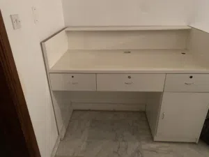 مكتب ب 75.