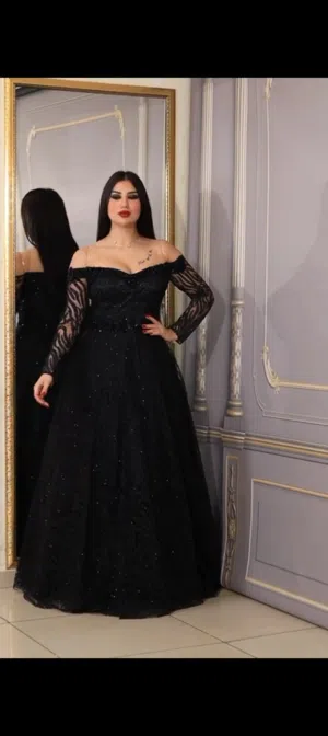 فساتين سهرة للبيع يوجد عدة مقاسات