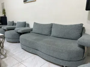 طقم كنب 12 شخص مع طاولة نص سبع قطع جديدة مع برادي طبقتين