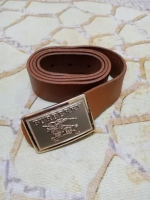 حزام جلد فاخر وانيق BURBERRY بربراي للرجال مصنوع من اجود انواع الجلود الأصلية الطبيعية 100 ٪