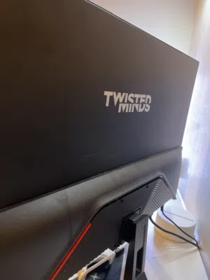 شاشه اصليه وجديده مامسعمل غير شهرين