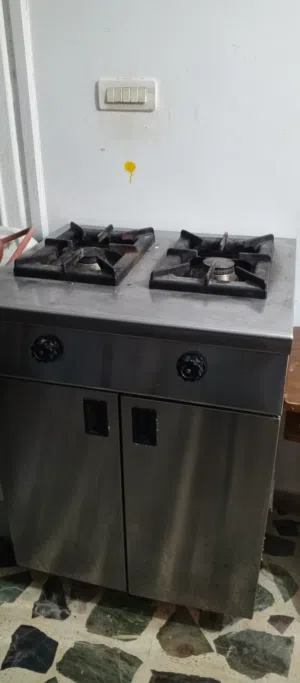غاز  ايطالي نوع ثقيل ستالس ستيل كامل بحاله الوكاله