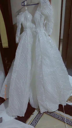 فستان زفاف ملكي للبيع