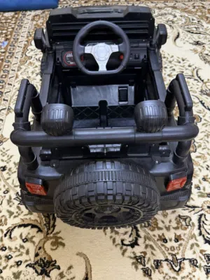 New and clean boys Electric Car